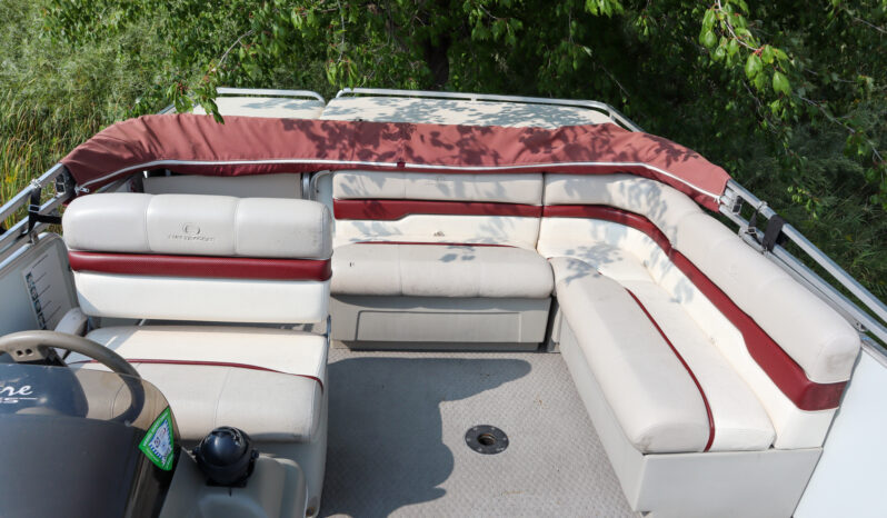 1999 Suntracker Party Barge full