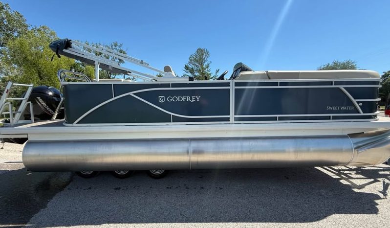 2025 Godfrey Sweetwater 2086C Tritoon full