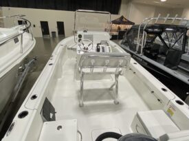 2025 Parker 18SE Center Console