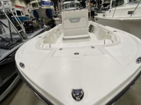 2025 Parker 18SE Center Console