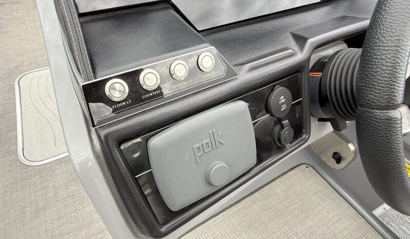 2019 Godfrey Sanpan 259RLW Tritoon full