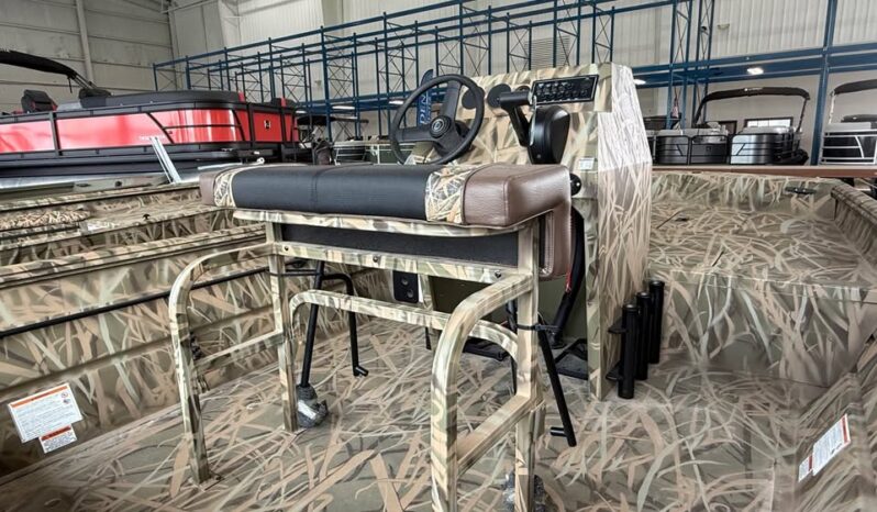 2025 Crestliner 1870 Retriever FCC full