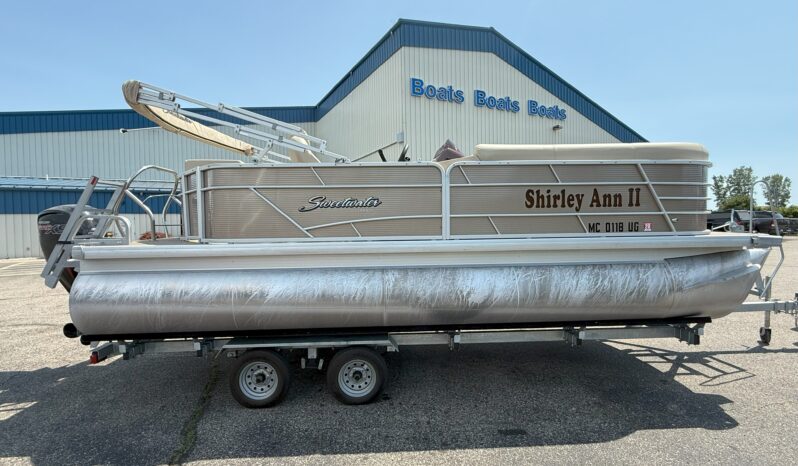 2019 Godfrey Sweetwater 2186C Tritoon