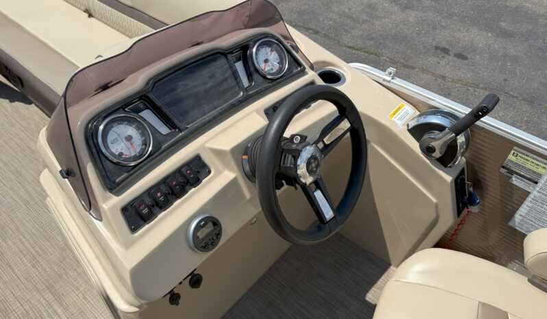 2019 Godfrey Sweetwater 2186C Tritoon full