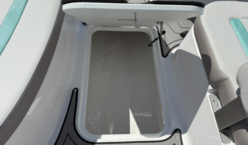 2026 Hurricane SunDeck Sport 185 full
