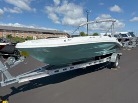 2026 Hurricane SunDeck Sport 185