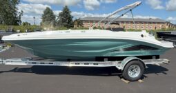 2026 Hurricane SunDeck Sport 185