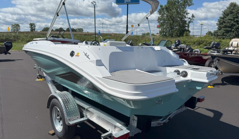 2026 Hurricane SunDeck Sport 185