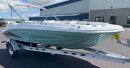 2026 Hurricane SunDeck Sport 185