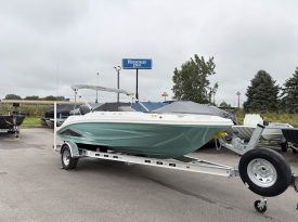 2026 Hurricane SunDeck Sport 185