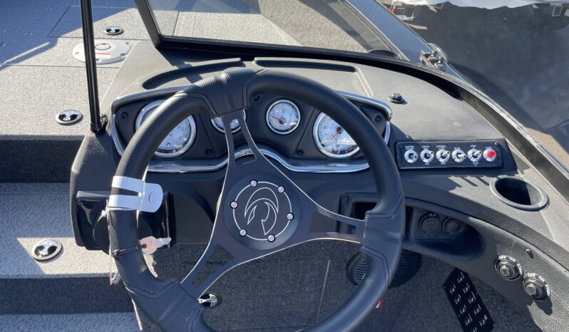 2026 Crestliner 2050 Authority full