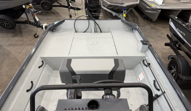 2026 Crestliner 1870 Retriever FCC full