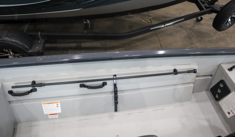 2026 Crestliner 1870 Retriever FCC full