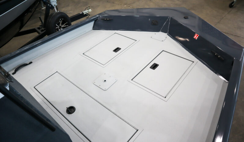 2026 Crestliner 1870 Retriever FCC full