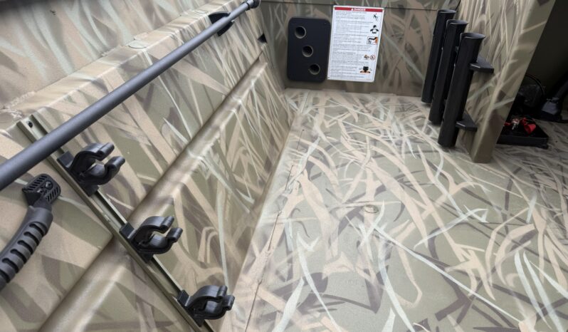 2026 Crestliner 1870 Retriever FCC full