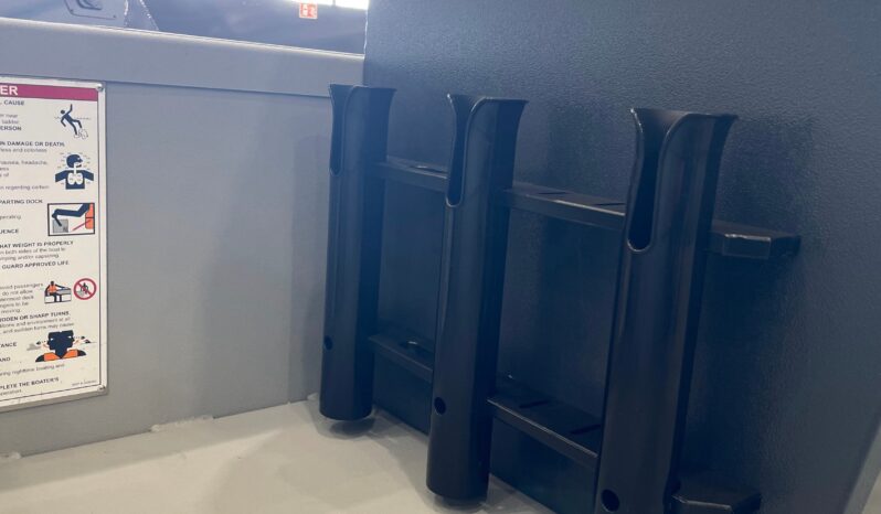 2026 Crestliner 1870 Retriever FCC full