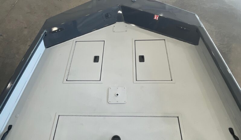 2026 Crestliner 1870 Retriever FCC full