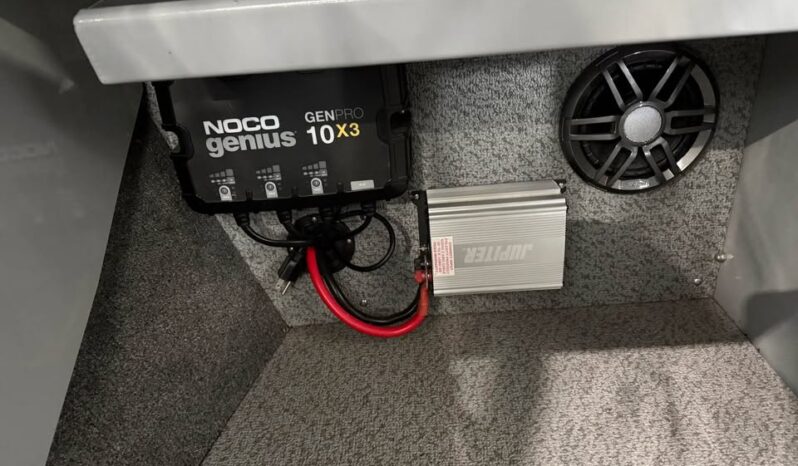 2024 Hewes Craft 221 Evolution full