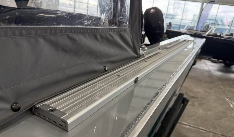 2024 Hewes Craft 221 Evolution full