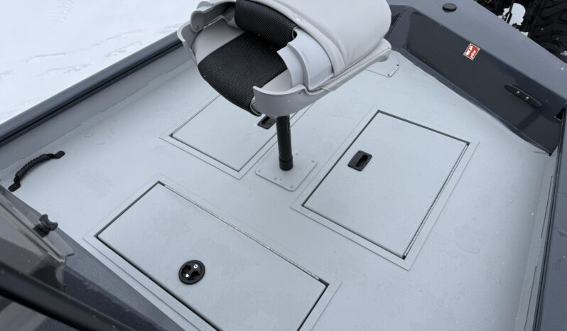 2026 Crestliner 1760 Retriever FCC full