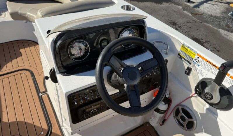 2018 Hurricane SunDeck Sport 188 I/O full