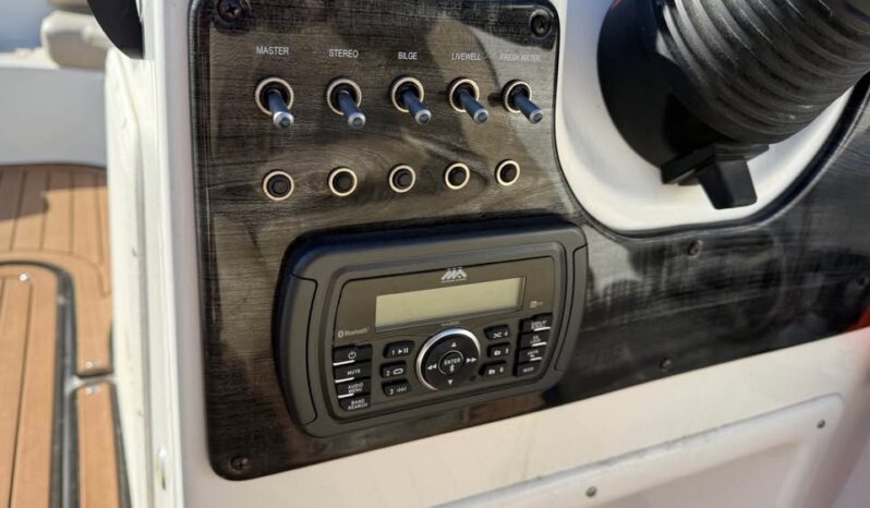 2018 Hurricane SunDeck Sport 188 I/O full