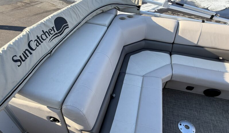 2019 Suncatcher V322C full