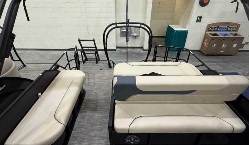 2026 Godfrey Sweetwater 2286SFLC Tritoon full