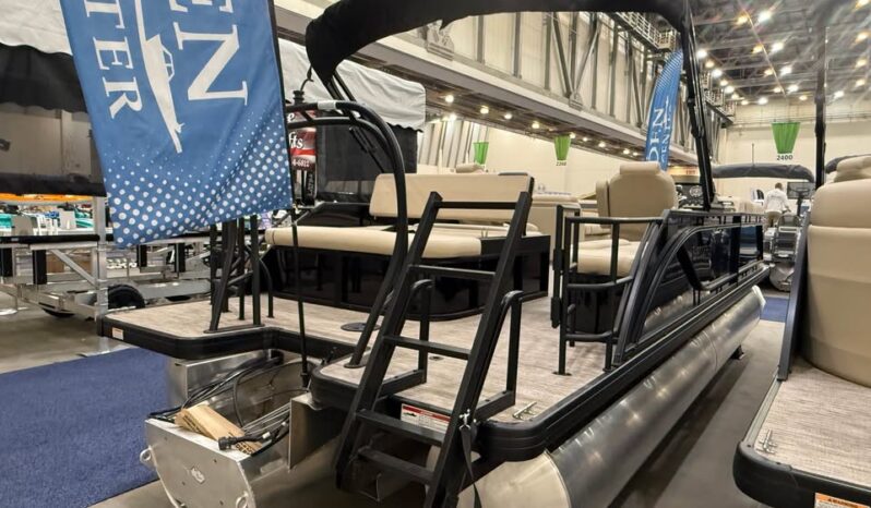 2026 Godfrey Sweetwater 2286SFLC Tritoon