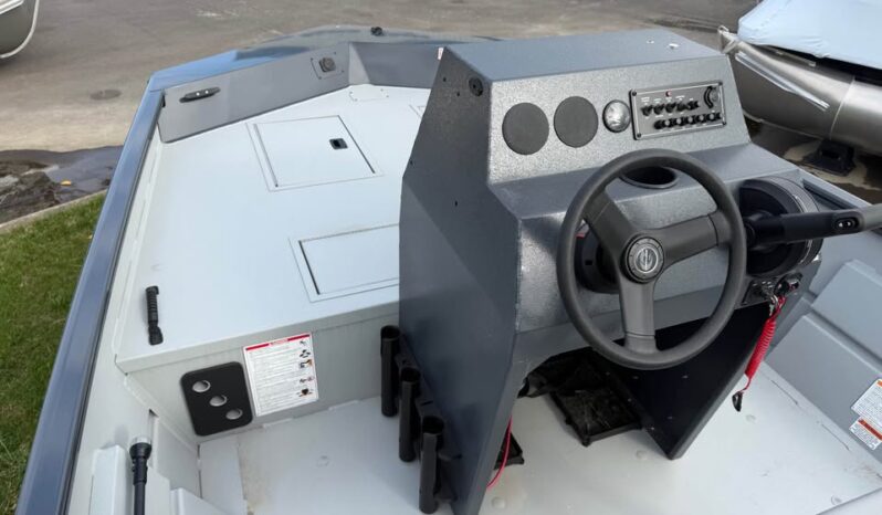 2026 Crestliner 1870 Retriever FCC full