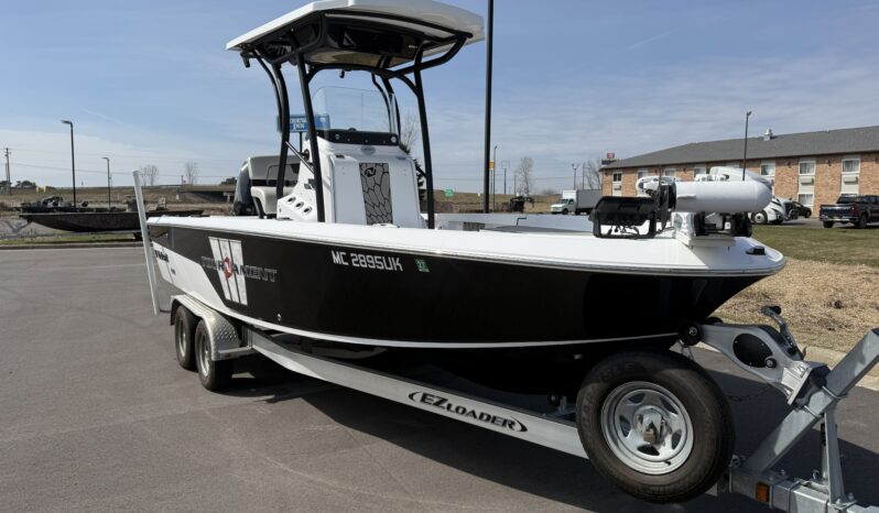 2019 Wellcraft 221 Bay Tournament Edition full