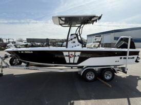 2019 Wellcraft 221 Bay Tournament Edition