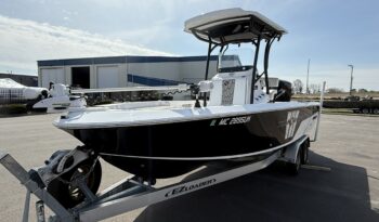 2019 Wellcraft 221 Bay Tournament Edition full