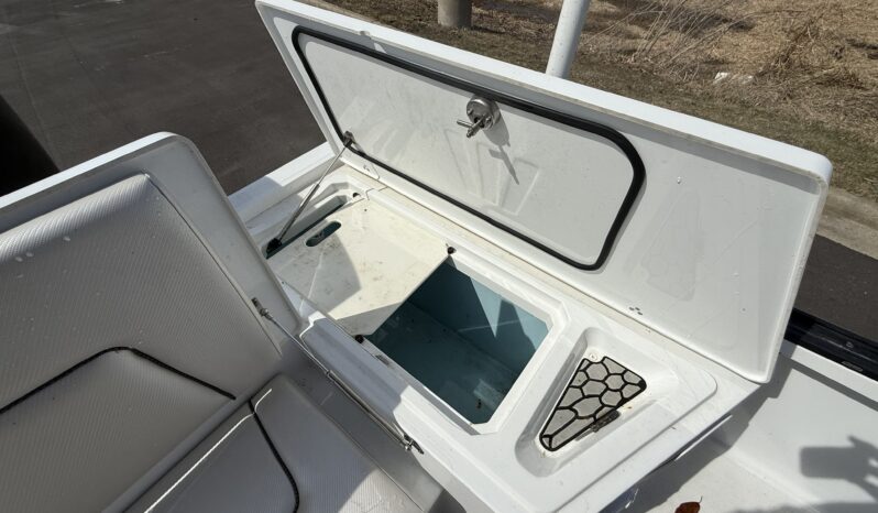 2019 Wellcraft 221 Bay Tournament Edition full