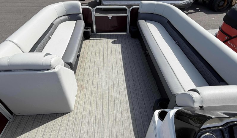 2022 Godfrey Sweetwater 2286C TT full