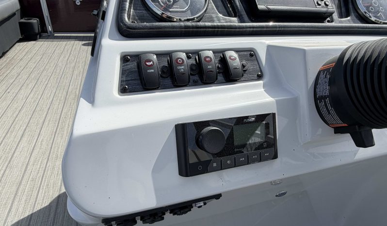 2022 Godfrey Sweetwater 2286C TT full