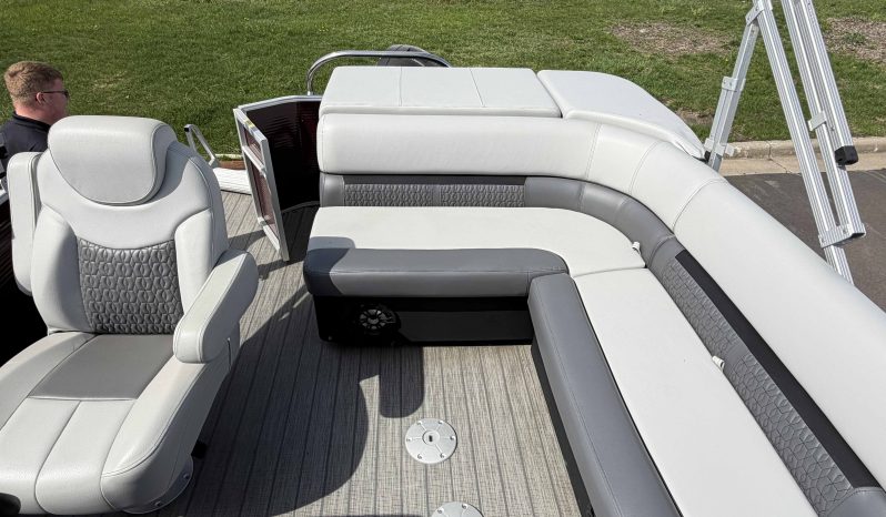 2022 Godfrey Sweetwater 2286C TT full