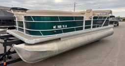 2015 Godfrey Sweetwater 2286SLC Tritoon