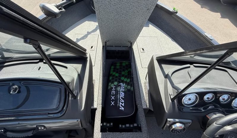 2025 Crestliner 1750 Hawk WT J full
