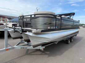 2023 Angler Qwest 8522 Pro Family Fish Tritoon