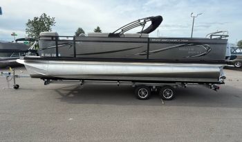2023 Angler Qwest 8522 Pro Family Fish Tritoon full