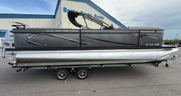 2023 Angler Qwest 8522 Pro Family Fish Tritoon