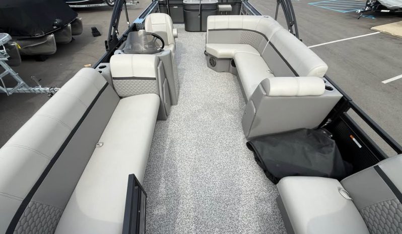 2023 Angler Qwest 8522 Pro Family Fish Tritoon full