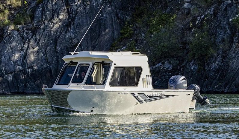 2027 Hewes Craft 210 Sea Runner ET HT full