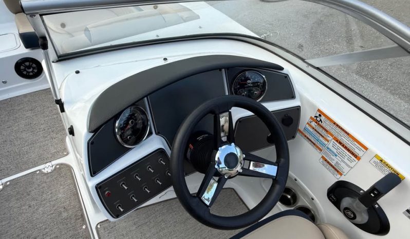 2022 Hurricane SunDeck 191 full