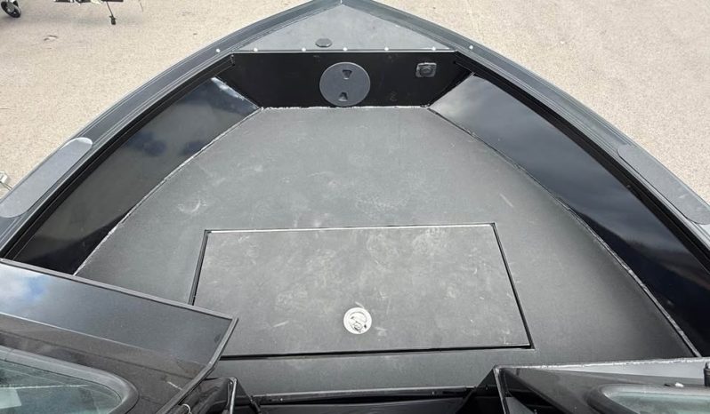 2027 Crestliner 2050 Commander full