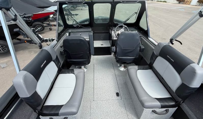 2027 Crestliner 2050 Commander