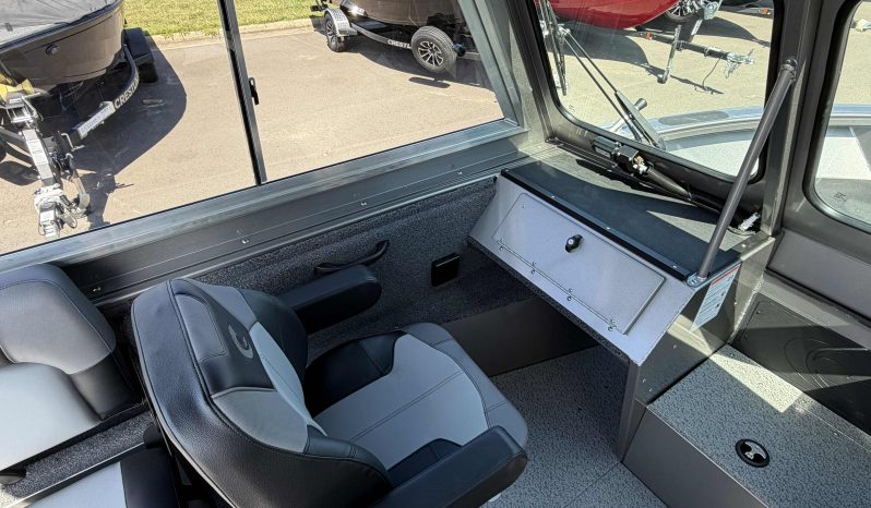 2027 Crestliner 2050 Commander HT full