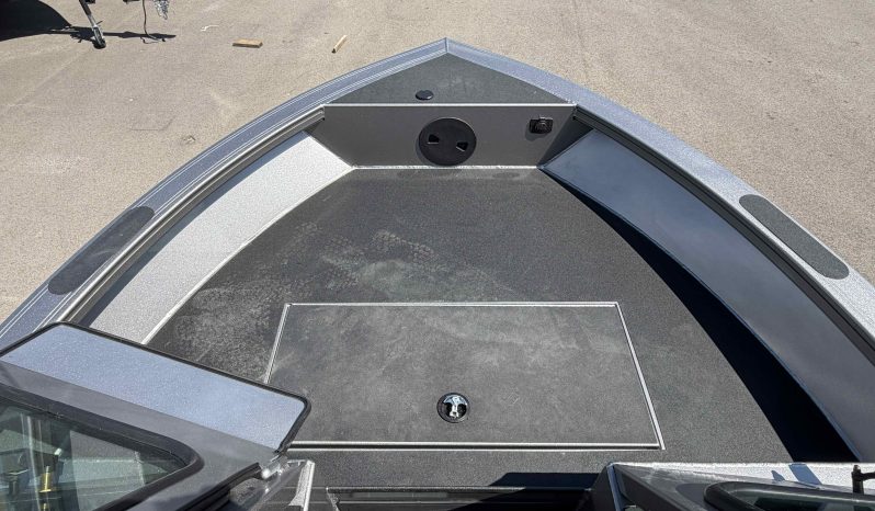 2027 Crestliner 2050 Commander HT full