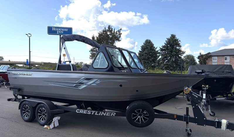 2027 Crestliner 2050 Commander